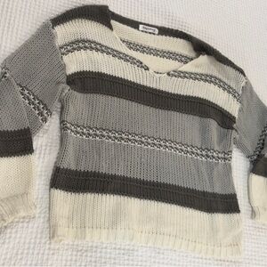 Elegant Striped V-Neck Sweater in Gray and Cream